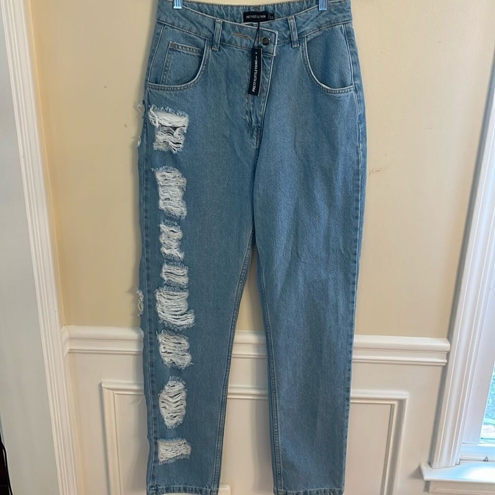 NWT PrettyLittleThing Petite Light Wash Shredded Jean